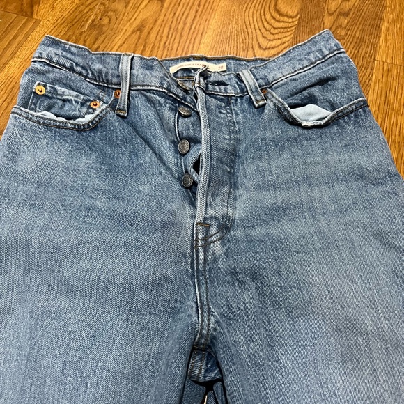 Levi’s Ribcage Straight - size 28 - Picture 5 of 5